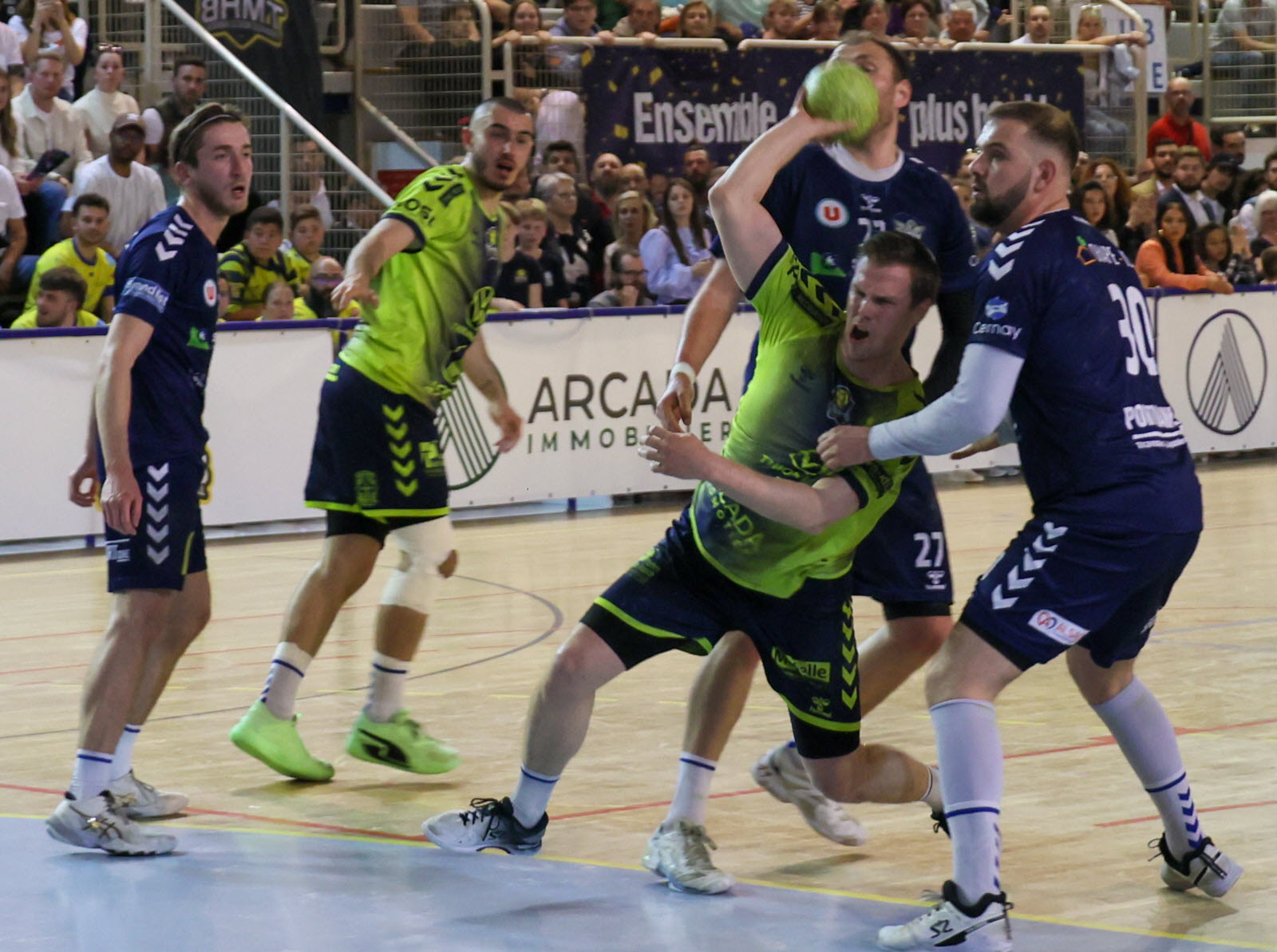 Thionville Moselle Handball Prend Lascenseur Thionville Moselle